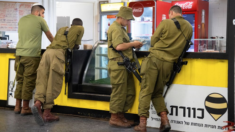 חיילים ב"שק"ם" (כוורת), ארכיון