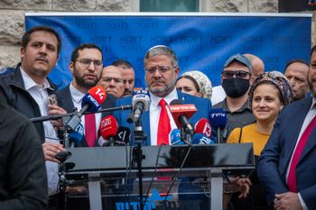 Minister Ben Gvir outside the High Court, 15.04.26