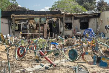 בית הרוס ממתקפת המחבלים ב-7 באוקטובר בקיבוץ ניר עוז, ארכיון