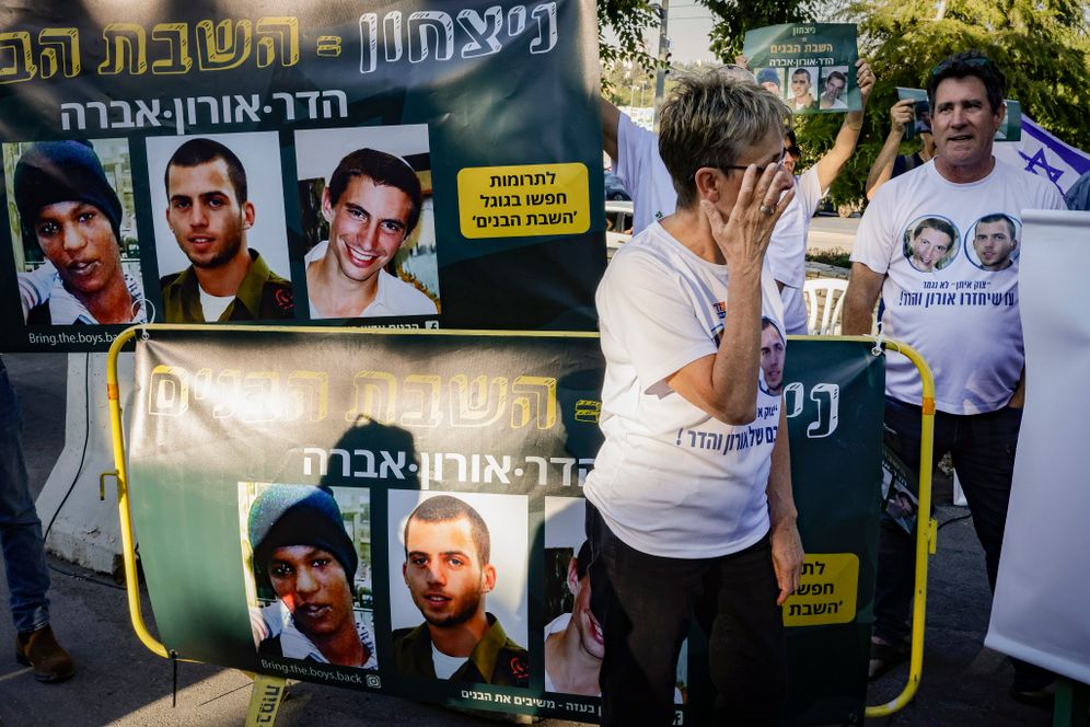 Manifestation pour le retour des corps des soldats Hadar Goldin et Oron Shaul au Mont Herzl à Jérusalem