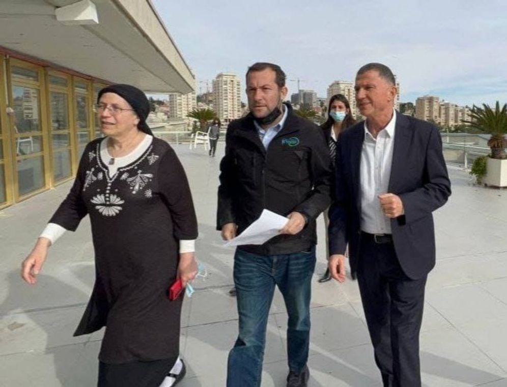 L-R: Religious Zionism MK Orit Strock, head of the Samaria Council Yossi Dagan and Likud MK Yuli Edelstein submit the bill to cancel the Disengagement Law.