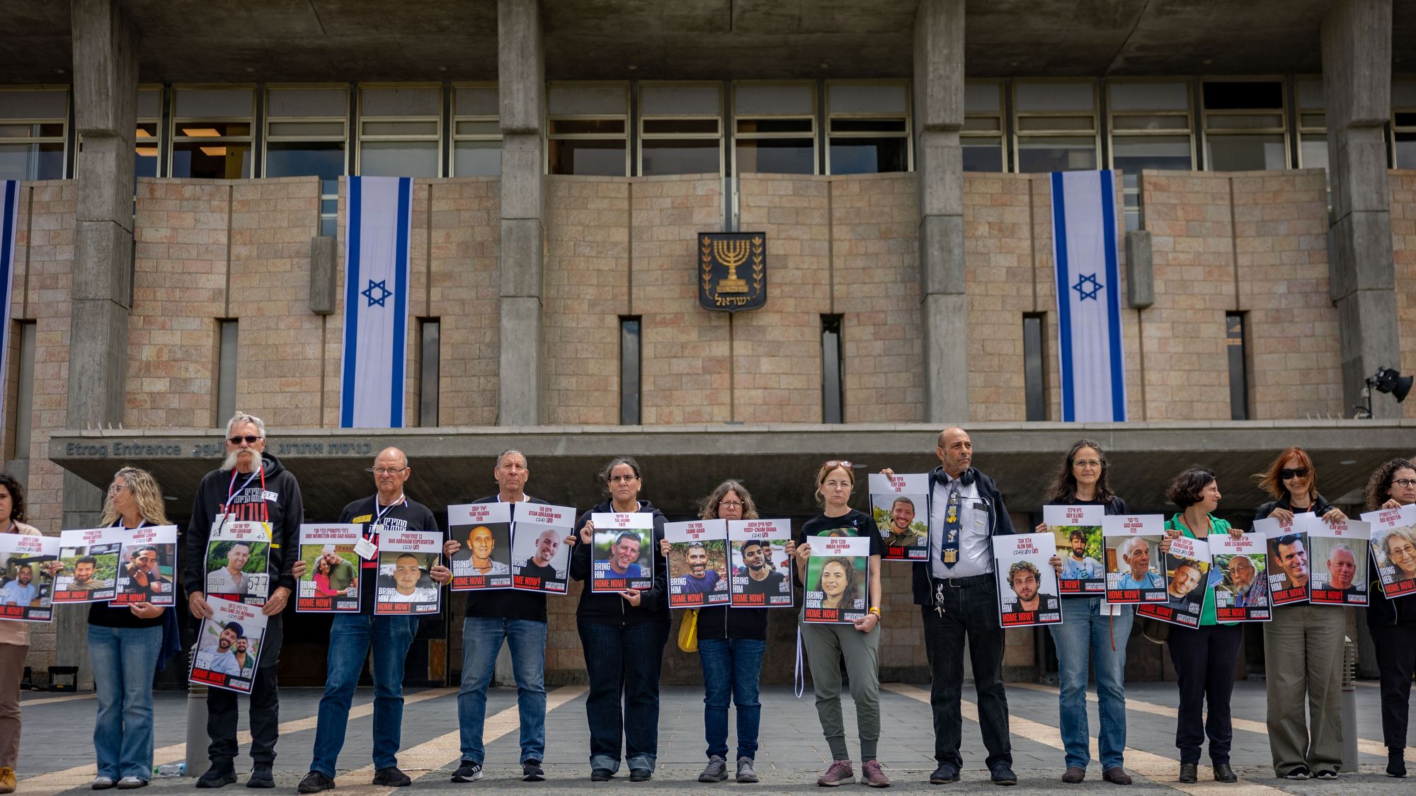 Trump Announces Ceasefire Plan to Release Gaza Hostages