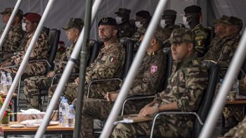 Officiers participant à la cérémonie d'ouverture d'"African Lion 2022", à Agadir au Maroc, le 20 juin 2022