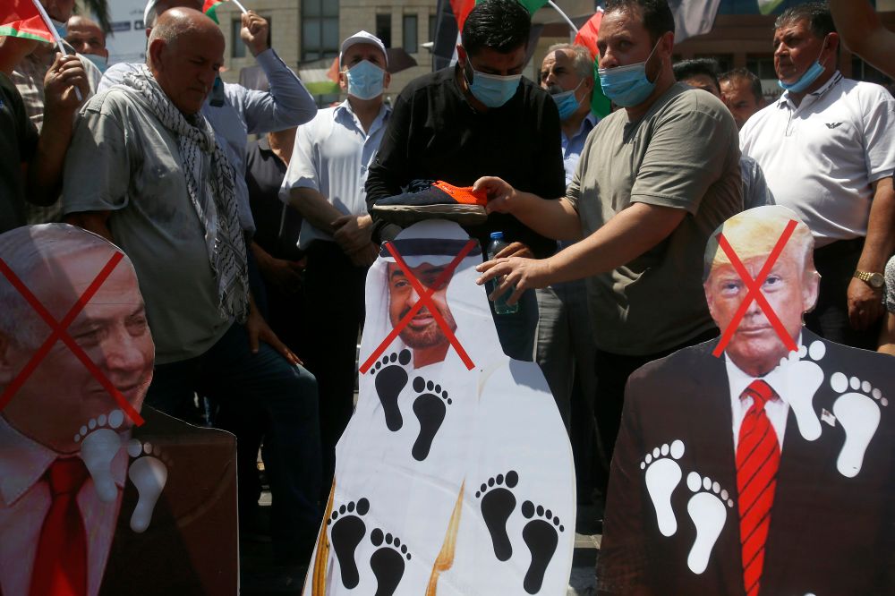 Manifestation contre l'accord des Émirats arabes unis avec Israël, dans la ville de Naplouse en Cisjordanie, vendredi 14 août 2020
