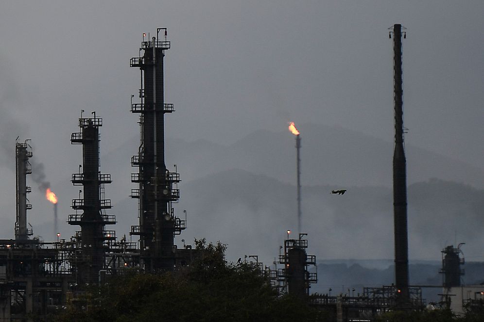 (AP Photo/Matias Delacroix) Gas is flared at the Jose Antonio Anzoategui oil complex in Barcelona, Anzoategui State, Venezuela, Sunday, July 3, 2022