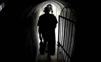 Le chef du Hamas dans la bande de Gaza, Yahya Sinwar, dans un tunnel à Khan Younès, dans le sud de la bande de Gaza, le 10 octobre 2023. 