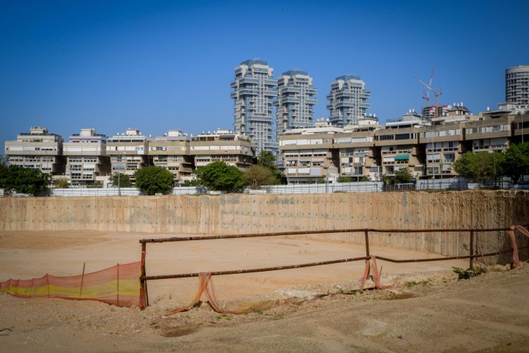 Travaux de construction sur Kikar HaMedina, à Tel Aviv le 11 janvier 2022.