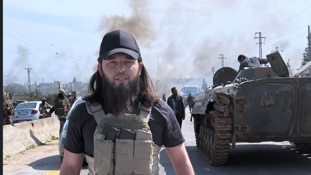 سوريا تفرج عن “أبو دجانة” وتركستانيين آخرين… تفاصيل وخلفيات الاعتقال الغامض