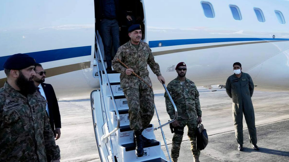Official handout photo Pakistan’s Army Chief Field Marshal Gen. Asim Munir steps off the plane upon his arrival in Iran, April 15, 2026
