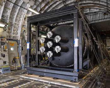 الجيش الأميركي ينقل مفاعلًا نوويًا صغيرًا جوًا لأول مرة ضمن خطة لتوسيع الطاقة النووية