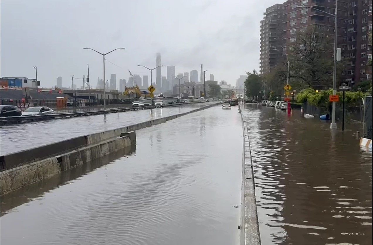 NYC Declares Emergency As Torrential Rain Floods Streets - i24NEWS