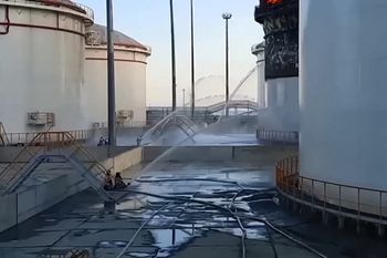 Un dépôt de carburant en feu après une attaque de drone, dans la région de Krasnodar en Russie