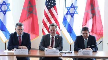 Le ministre israélien des Affaires étrangères Gideon Sa'ar, son homologue marocain Nasser Bourita et l'ambassadeur américain auprès des Nations unies Mike Waltz, à New York, le 16.09.2026