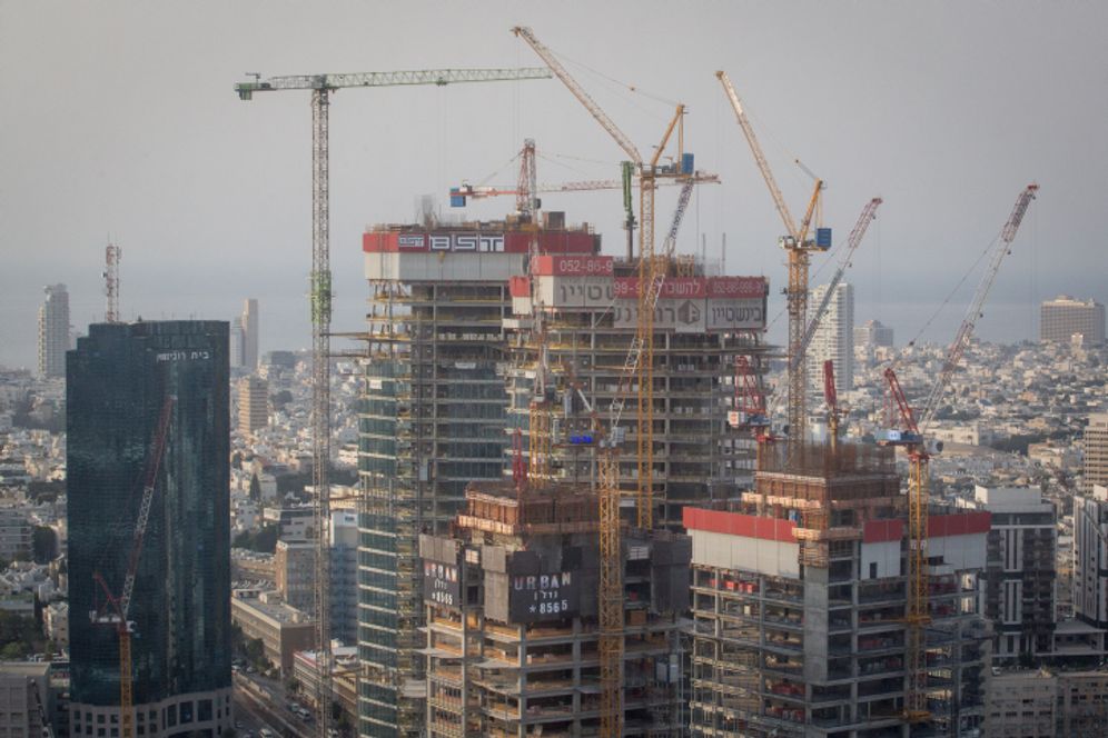 Des immeubles en construction à Tel Aviv, le 6 novembre 2019