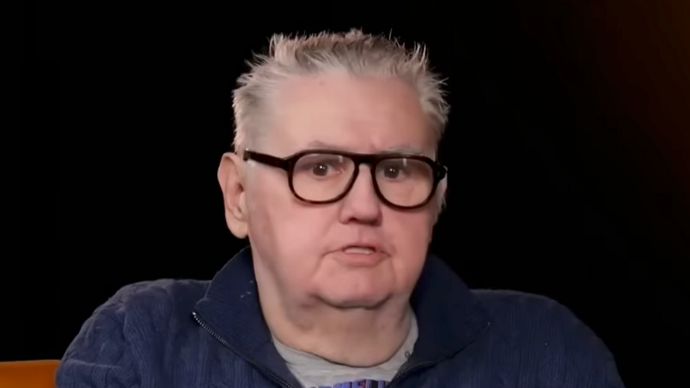 Capture d'écran Youtube LES INCORRECTIBLES et SIRÈNES Pierre Ménès : « L’antisémitisme en France est instrumentalisé par La France insoumise »