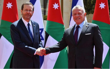Le président Isaac Herzog et le roi de Jordanie Abdallah II au palais Al Husseiniya à Amman, en Jordanie, le 30 mars 2022.