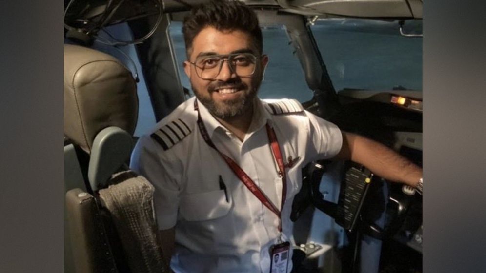 Social medias Le commandant de bord le capitaine Smit Machchhar, le pilote indien du vol Fly Dubai FZ 1073