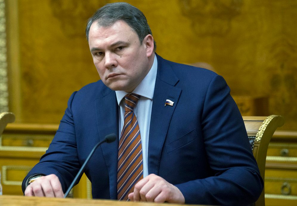 Photo/Alexander Zemlianichenko Le vice-président de la Douma, Piotr Tolstoï