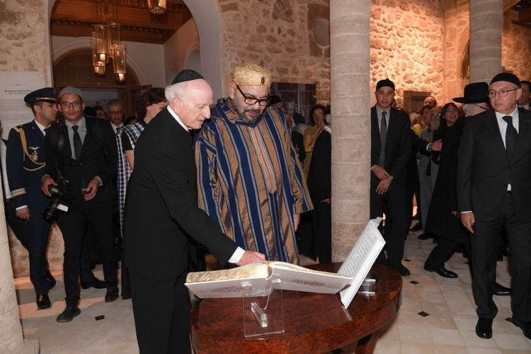 Le Conseiller Du Roi Du Maroc André Azoulay Sera Décoré Par Isaac Herzog i24NEWS
