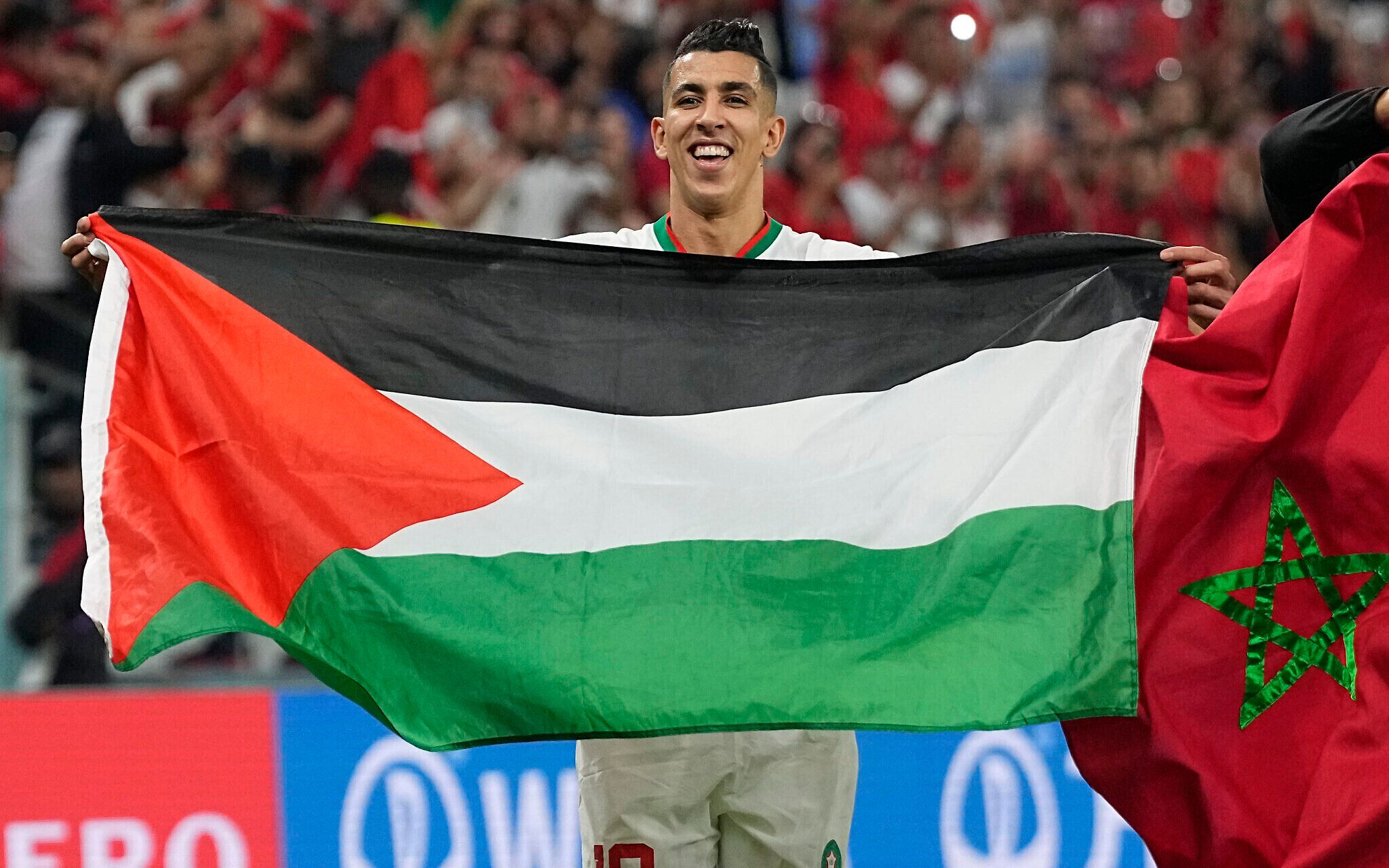 REPORTAGE. C'est comme si on était sur la pelouse : comment le drapeau de  la Palestine s'est invité pour la Coupe du monde au Qatar