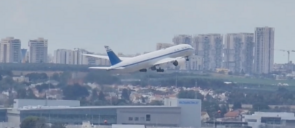 שימוש לפי סעיף 27א' לחוק זכויות יוצרים מטוסי אל על מתפנים מנתב"ג