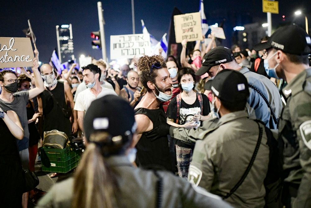 Tel Aviv 1,000 Protesters Block Ayalon Highway In