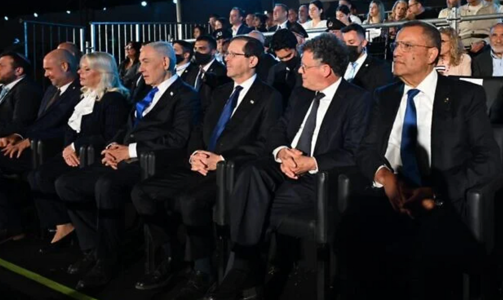 Le Premier ministre Benjamin Netanyahou, le président Isaac Herzog et d’autres hauts responsables assistent à la cérémonie officielle de la Journée de Jérusalem à la colline des Munitions le 14 mai 2026. 