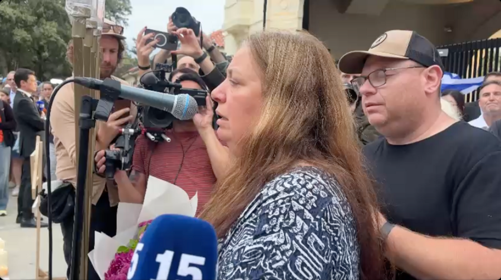La mère de Matilda, 10 ans, assassinée à Bondi Beach, prend la parole lors d'une veillée de Hanouka