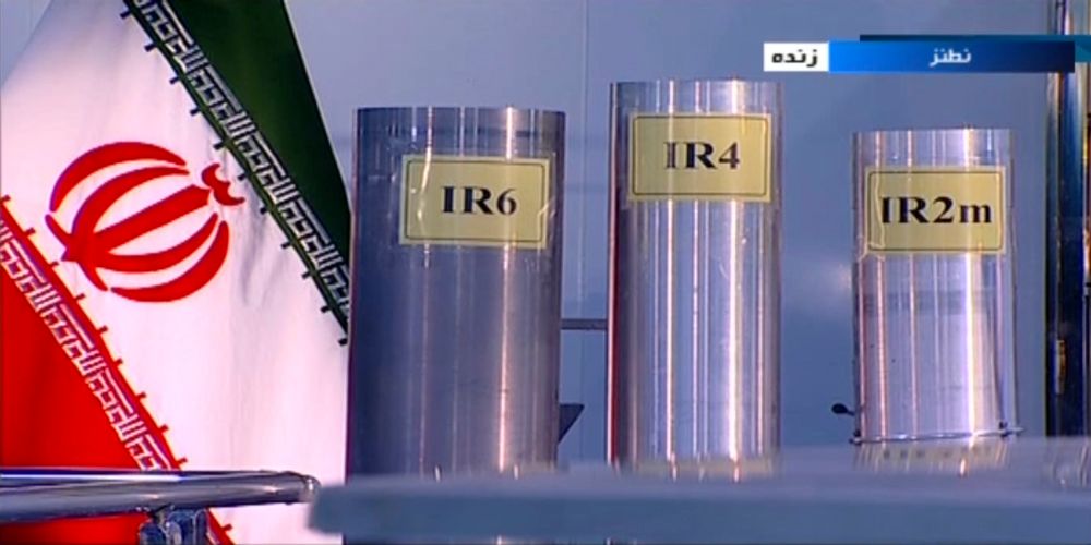 Dans cette capture d'image du 6 juin 2018 de la République islamique d'Iran Broadcasting, IRIB, la télévision d'État, trois versions de centrifugeuses de fabrication nationale sont présentées dans un programme télévisé en direct de Natanz
