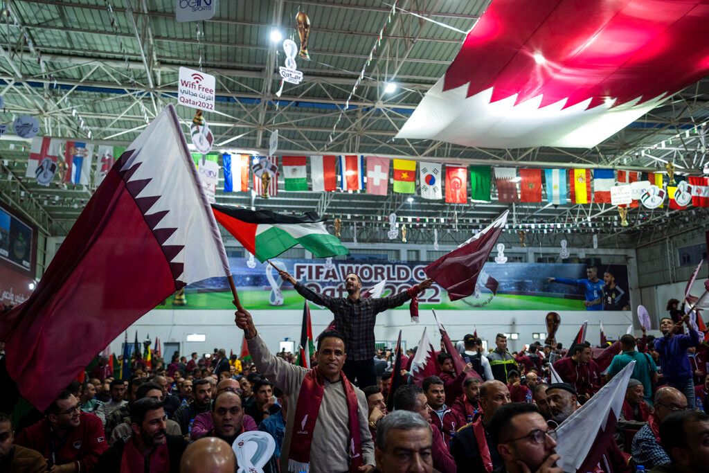 World Cup Qataris Wear ProPalestinian Armbands Amid 'OneLove' Row
