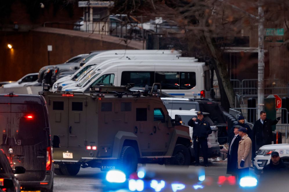 AP Photo/Stefan Jeremiah An armored vehicle carrying Venezuelan President Nicolas Maduro and his wife Cilia Flores arrives at Manhattan Federal Court, Monday, Jan. 5, 2026, in New York.