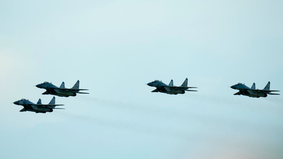 AP Photo/Petr David Josek מטוסי קרב, נאט"ו, ארכיון
