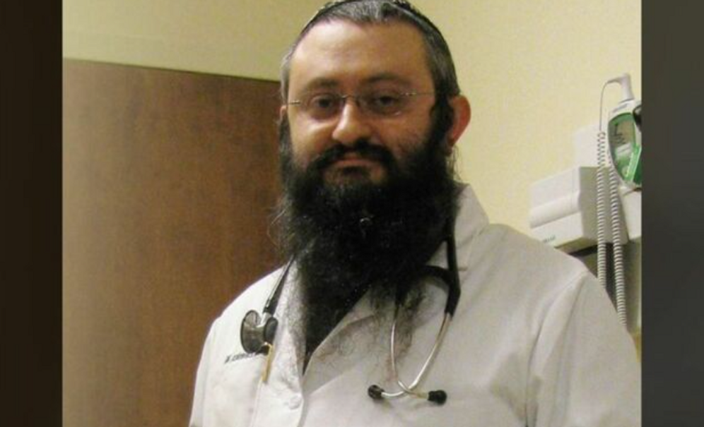 Le docteur Vladimir Zelenko dans son cabinet