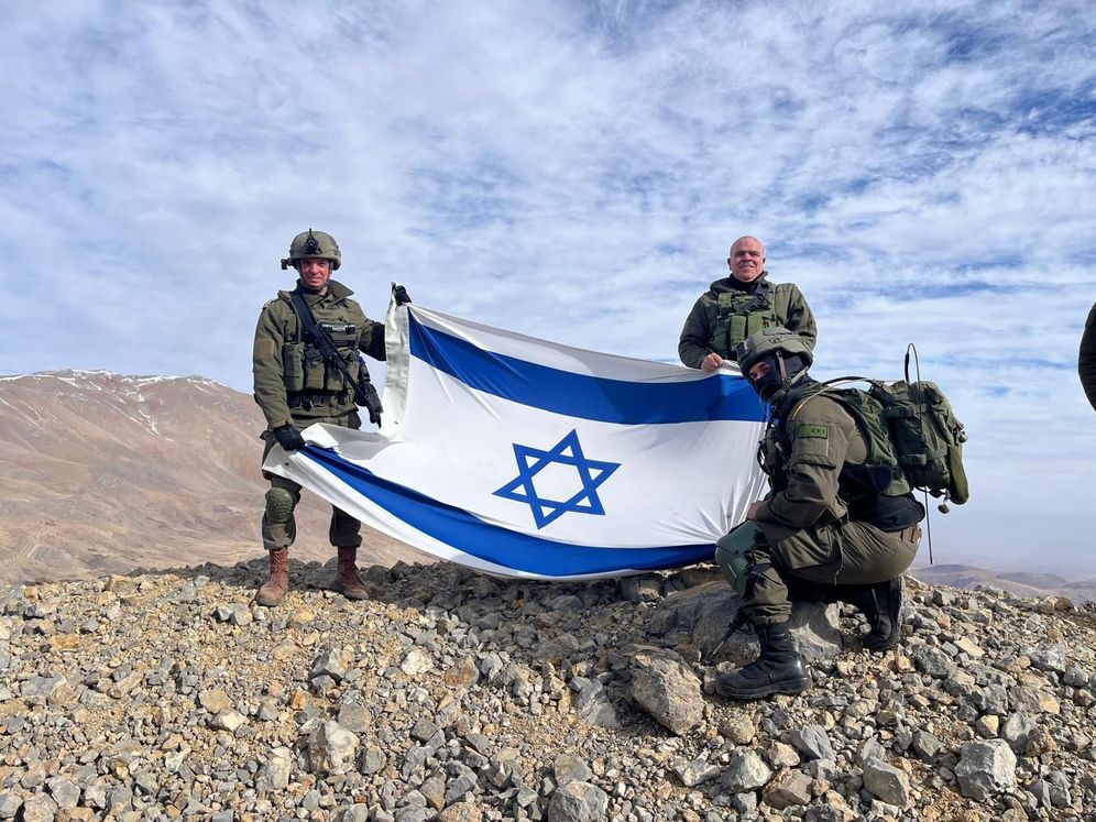 Des soldats israéliens du côté syrien du mont Hermon 
