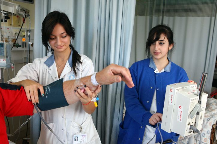 Israeli Girls Find Army Alternative At Volunteering Fair - Vimarsana News