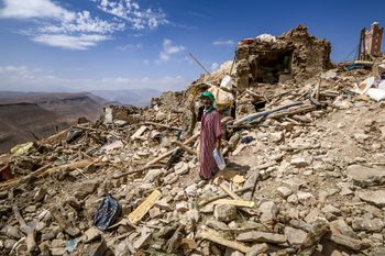 Montagnes de gravats au Maroc après le séisme du 8 septembre 2023