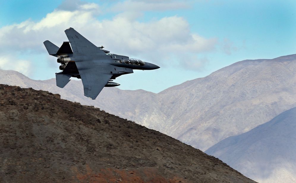 AP Photo/Ben Margot, File طائرة من طراز F-15E Strike Eagle - ارشيف