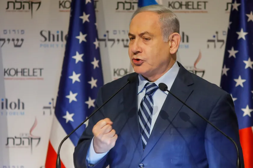 Netanyahu renunciou aos ministérios depois que ele foi acusado em novembro