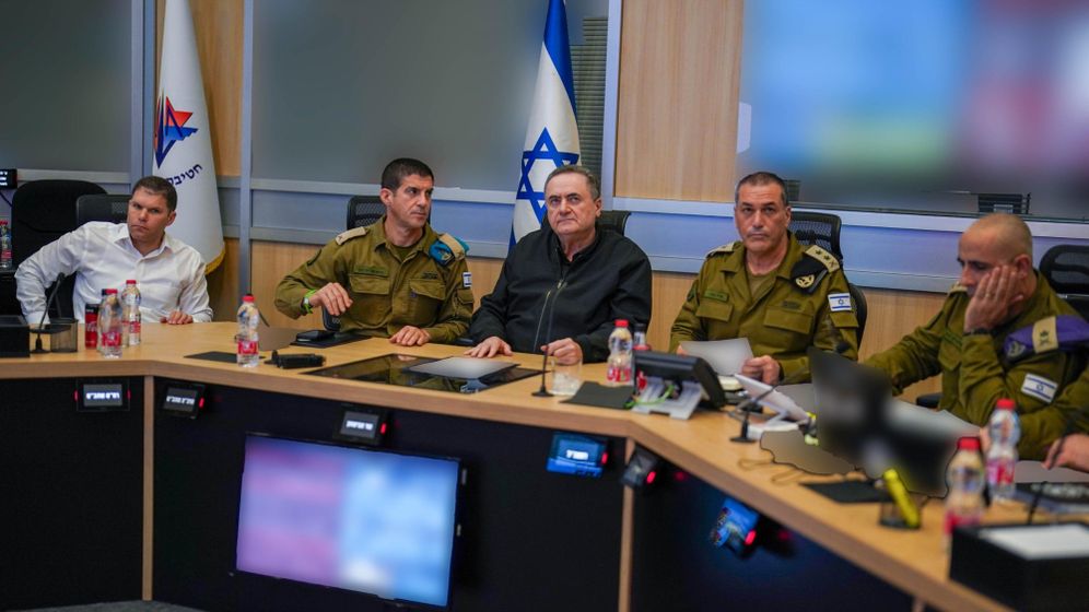 Ariel Hermoni / Israel's Defense Ministry Le ministre de la Défense, Israël Katz, et le chef d'état-major lors d'une réunion d'évaluation de la situation, le 27 mars 2026