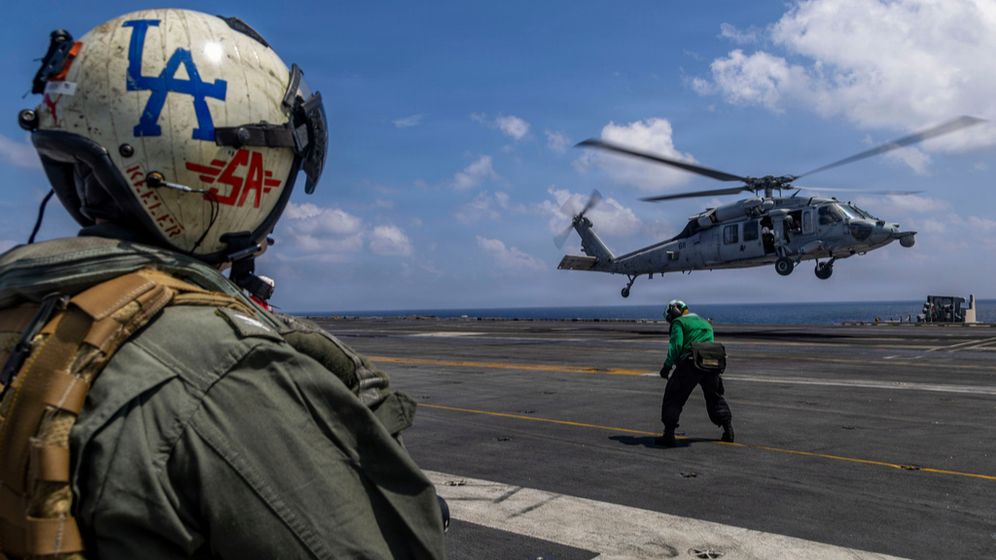 כוחות צבא ארצות הברית על נושאת המטוסים לינקולן, ינואר 2026