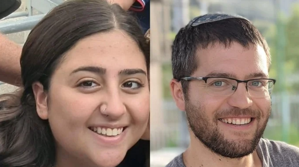 IDF Spokesperson Roni Eshel, 19 ans, et Dov Moshe Kogan, 32 ans