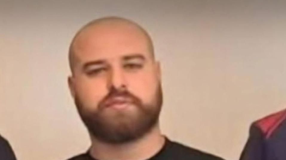 “جريمة تهز المجتمع العربي: اعتقال طبيب أعصاب بشبهة قتل شقيقه بإطلاق نار في عرابة شمال إسرائيل