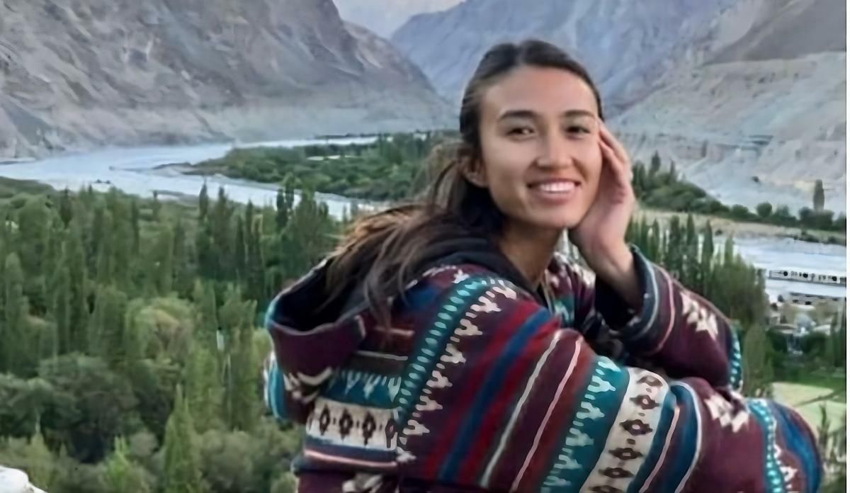 CNN anchor breaks down while sharing letter from mother of Noa Argamani, still in captivity