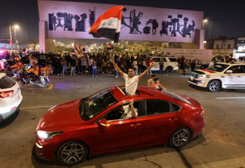 Les partisans du Premier ministre irakien sortant célèbrent l'annonce des résultats préliminaires des élections à Bagdad, le 12 novembre 2025.

