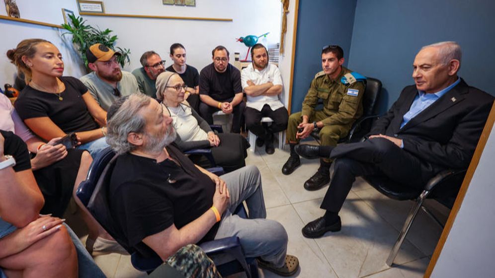 Yaakov Lederman/Flash90 Visite de Benjamin Netanyahou aux proches de Yehuda Katz, le 26.08.2026