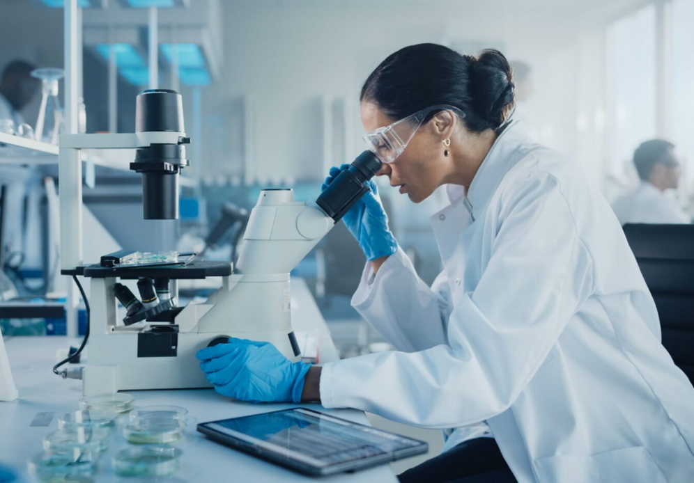 Israël, laboratoire mondial de la médecine de demain : de la régénération de la moelle épinière à la robotique chirurgicale, les chercheurs et startups israéliens multiplient les percées qui redessinent l’avenir de la santé.