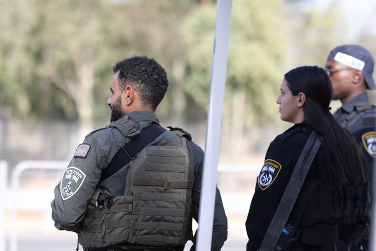13 reféns israelenses transferidos para custódia israelense Porta-voz da Presidência israelense