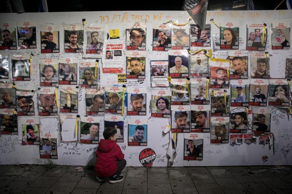 Photos des otages toujours aux mains du Hamas