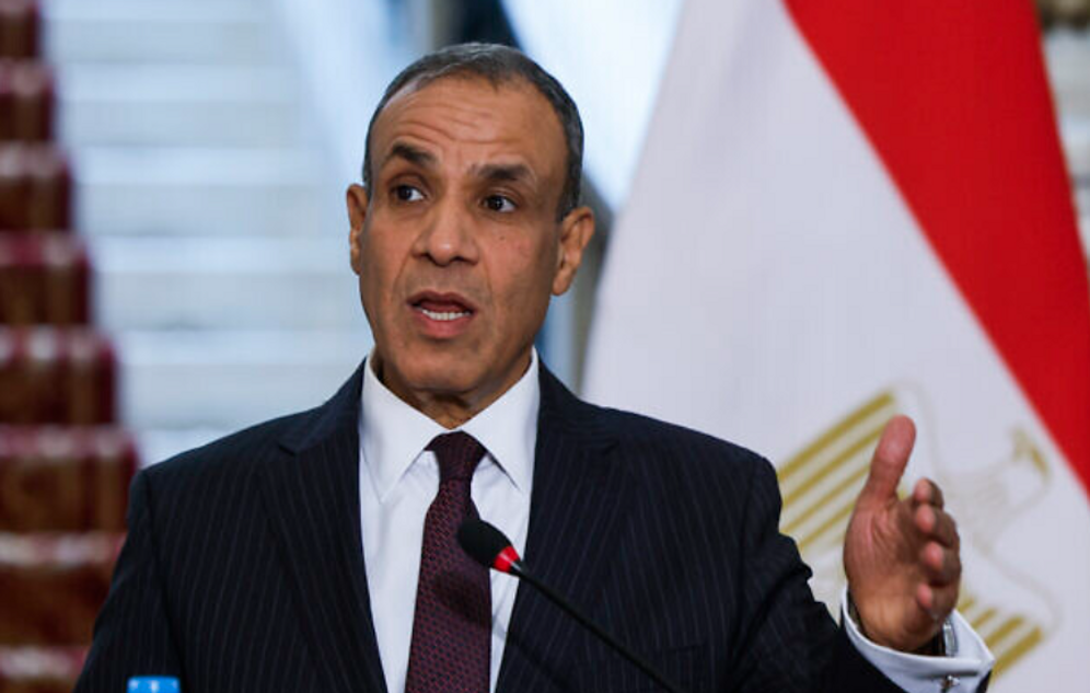 Le ministre égyptien des Affaires étrangères, Badr Abdelatty, participe à une conférence de presse conjointe avec le secrétaire d'État américain Antony Blinken, non représenté, au palais Tahrir du Caire, en Égypte, mercredi 18 septembre 2024. 

