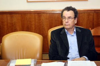 Daniel Friedmann participe à la dernière réunion du cabinet avec Ehud Olmert en tant que Premier ministre, à Jérusalem, en 2009